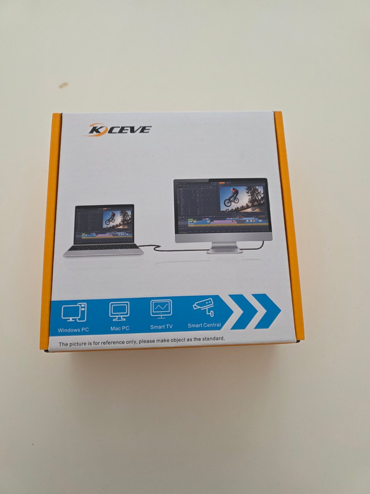 8K HDMI KVM Switch 2 PC 1 Monitor 4K@144Hz, USB 3.0, Kabelfernbedienung