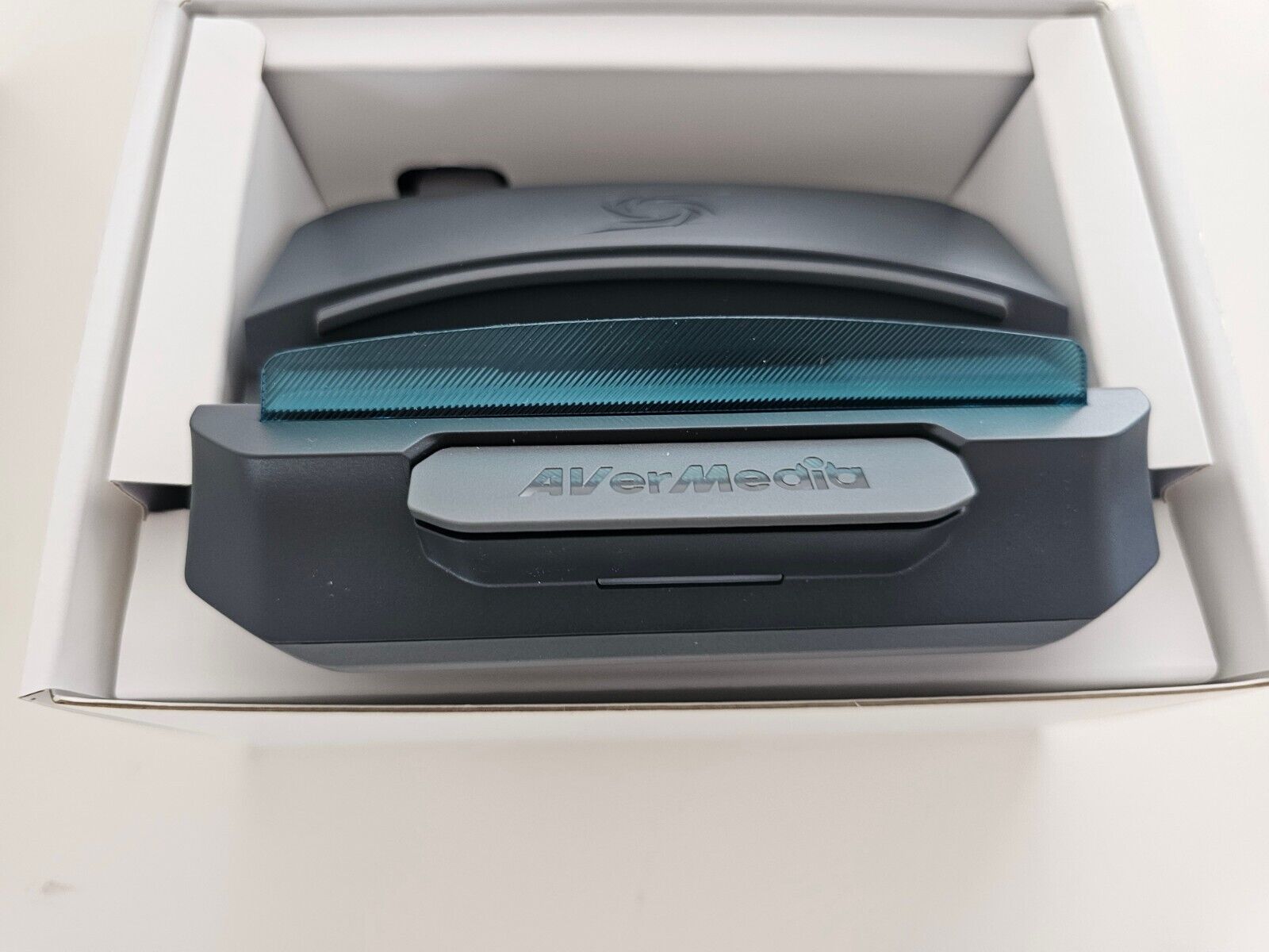 AVerMedia Steam Deck Dock mit HDMI 4K@60Hz, USB-C-Laden, Bildschirmspiegelung, V