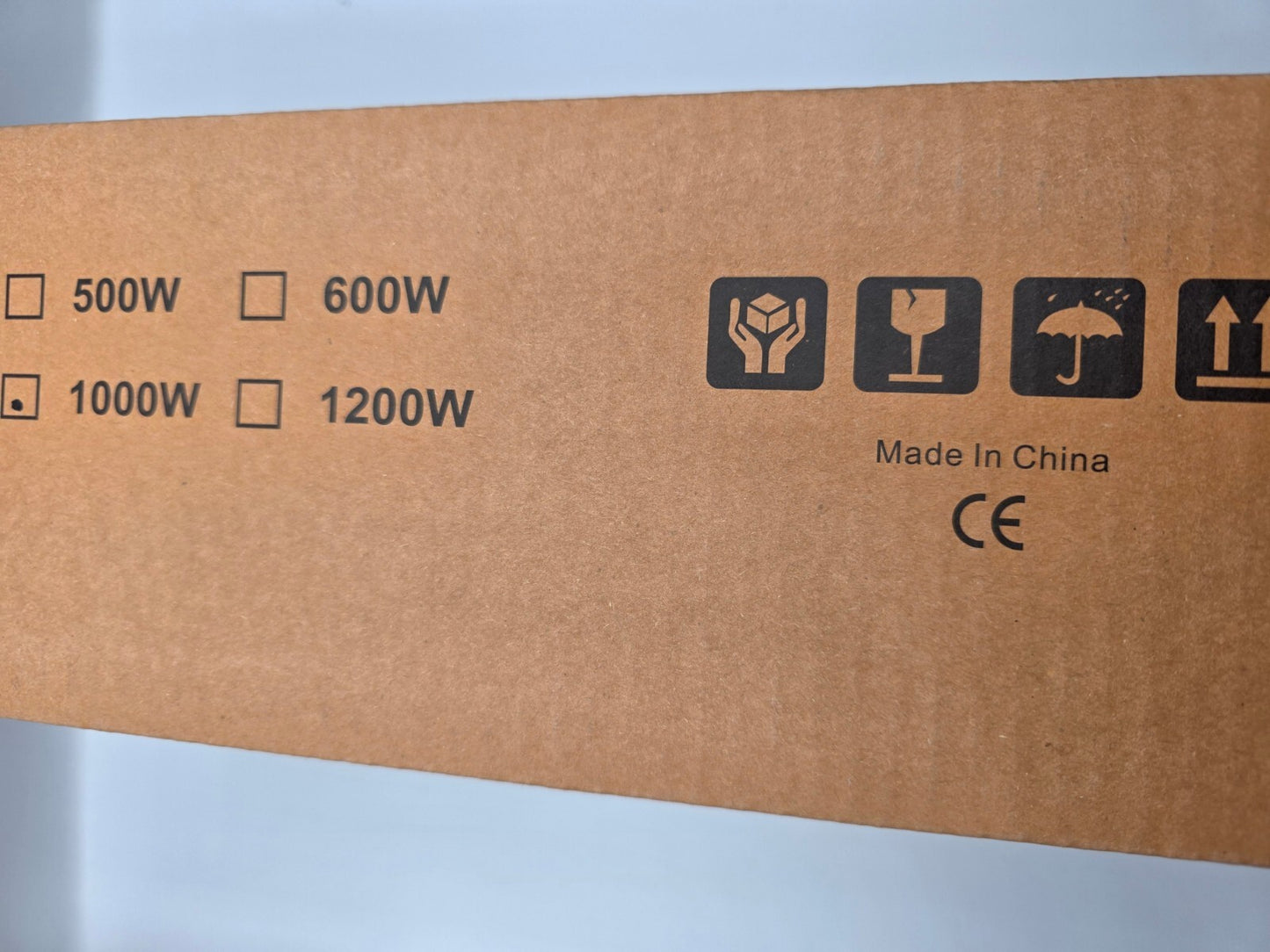 1000W Reiner Sinus Wechselrichter 12V auf 230V LCD 2000W Spitze