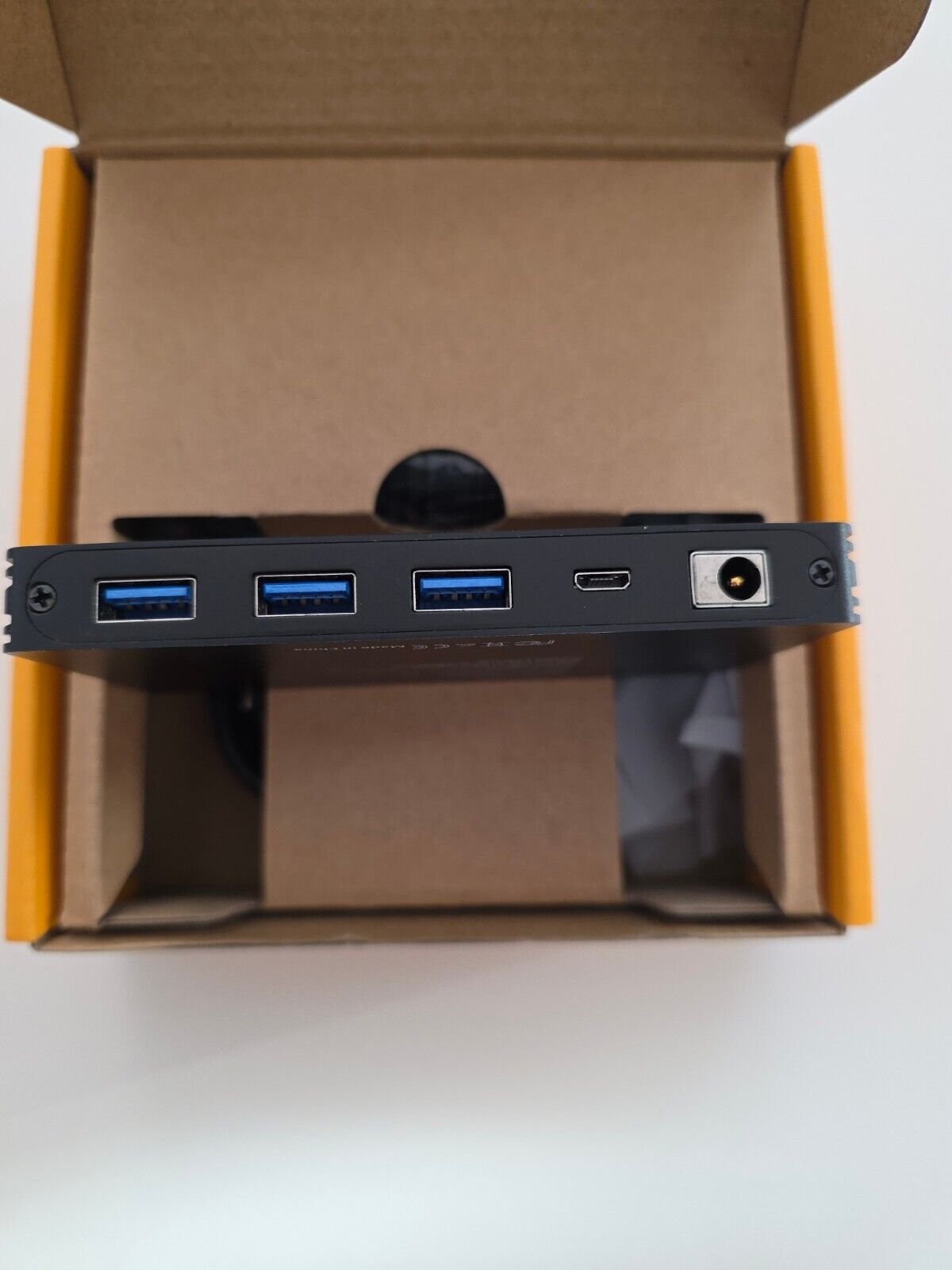 KVM Switch 2 PC 1 Monitor HDMI 8K@60Hz 4K@120Hz 2K@144Hz USB 3.0