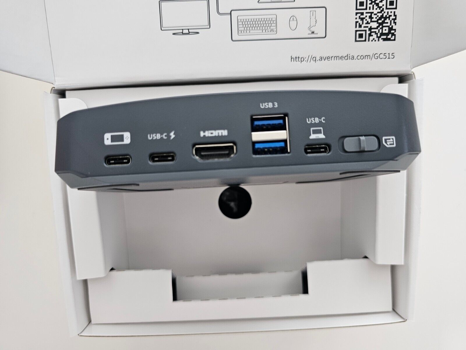 AVerMedia Steam Deck Dock mit HDMI 4K@60Hz, USB-C-Laden, Bildschirmspiegelung, V