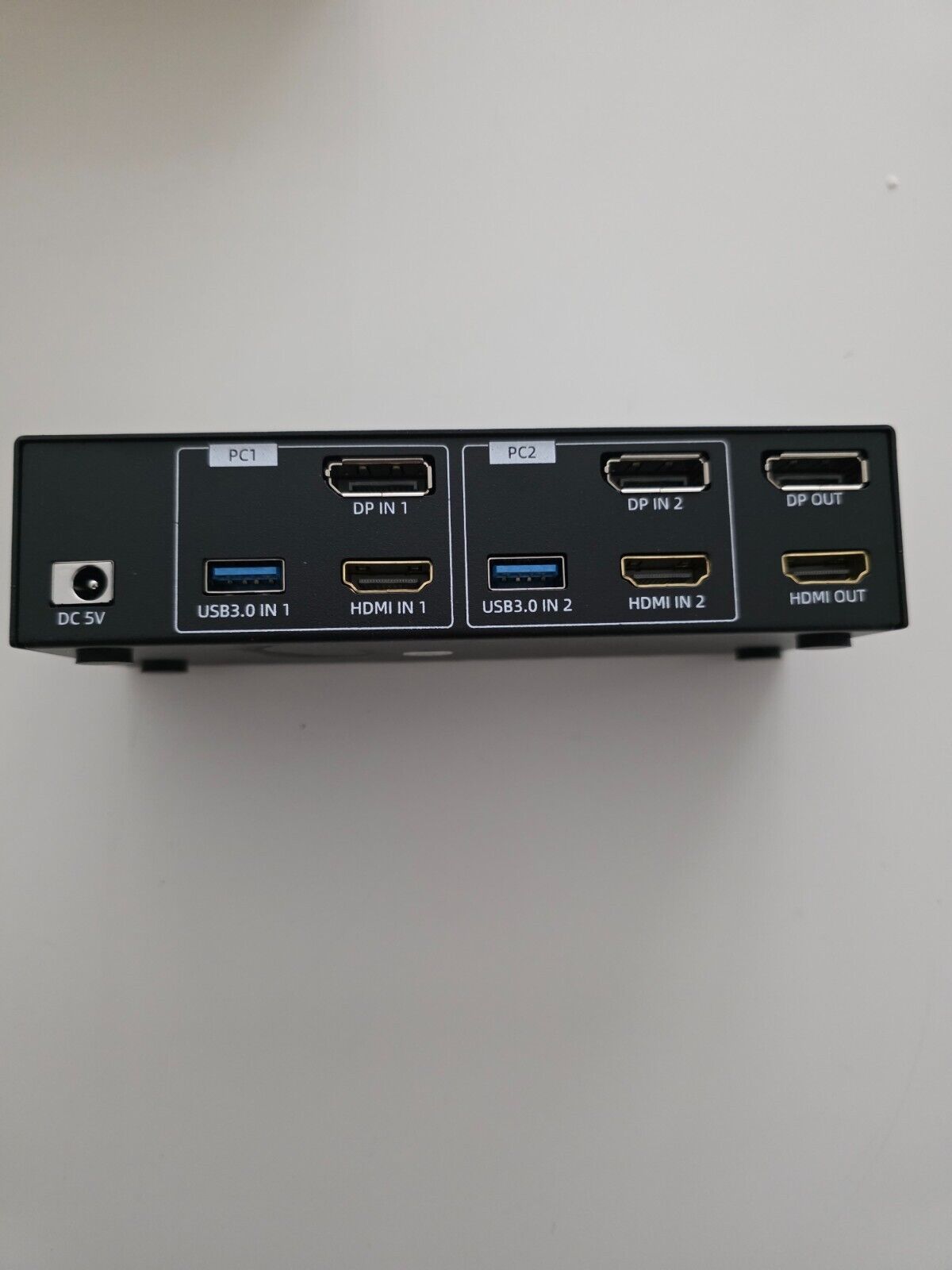 8K DP / HDMI KVM 2PC 2 Monitor 8K@60Hz 4K@120Hz 2K@144Hz + Kabel