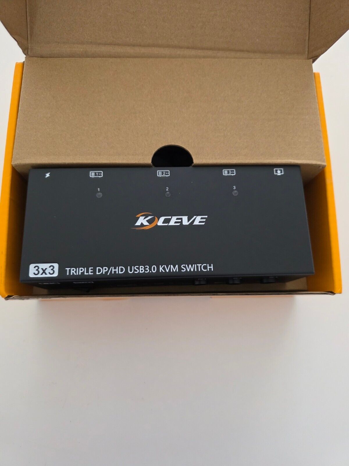 KVM Switch 3 PC 3 Monitore 4K@60Hz DP HDMI USB 3.0