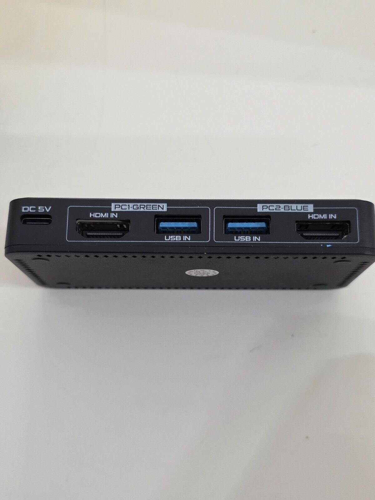 8K @ 60 Hz - 4K@120 Hz KVM Switch 2 Port HDMI USB 3.0 Schwarz + Verbindungskabel