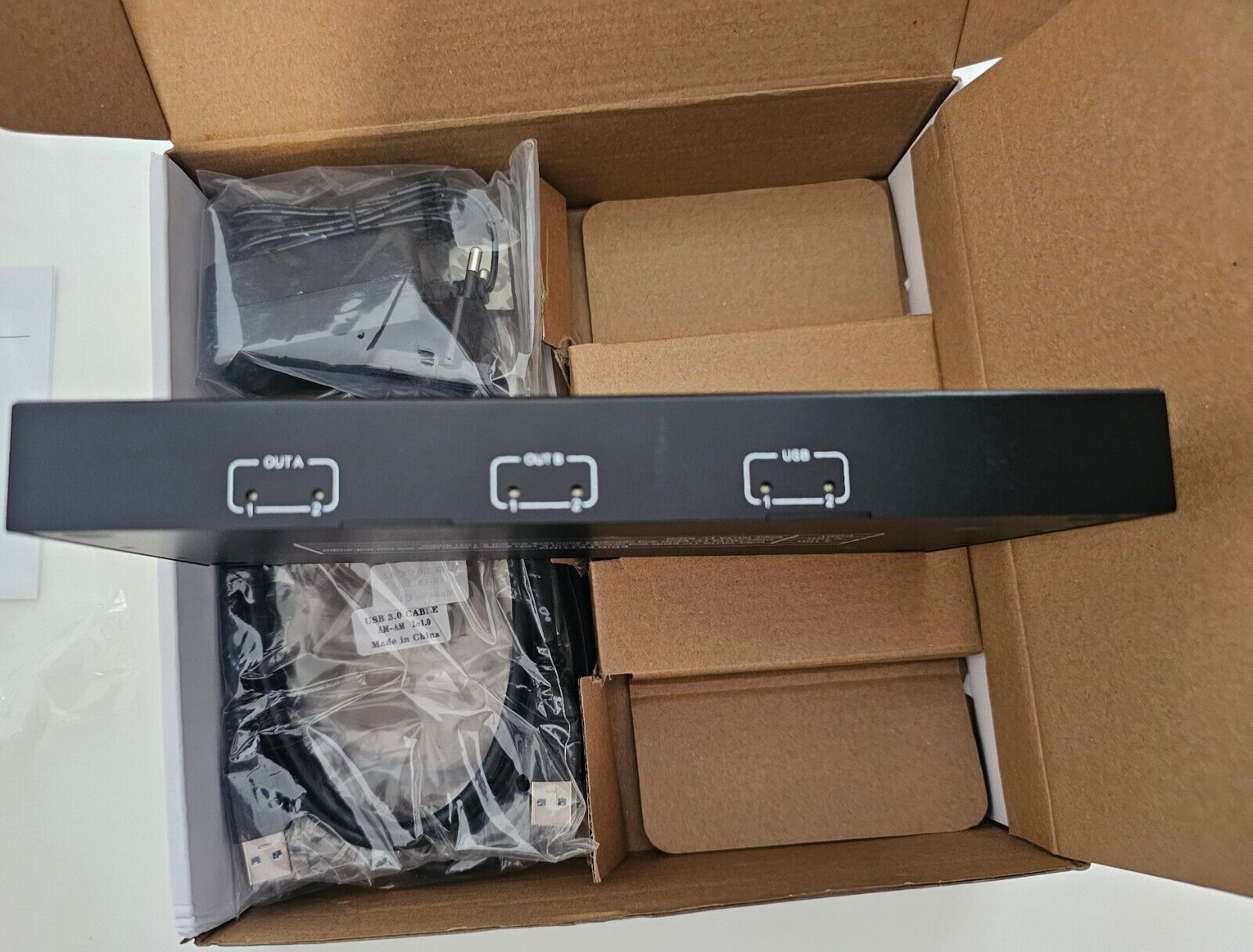 4K@60HZ 1920x1080@144HZ 2560x1440@144HZ HDMI KVM USB 3.0 2 Monitor 2 PC EDID
