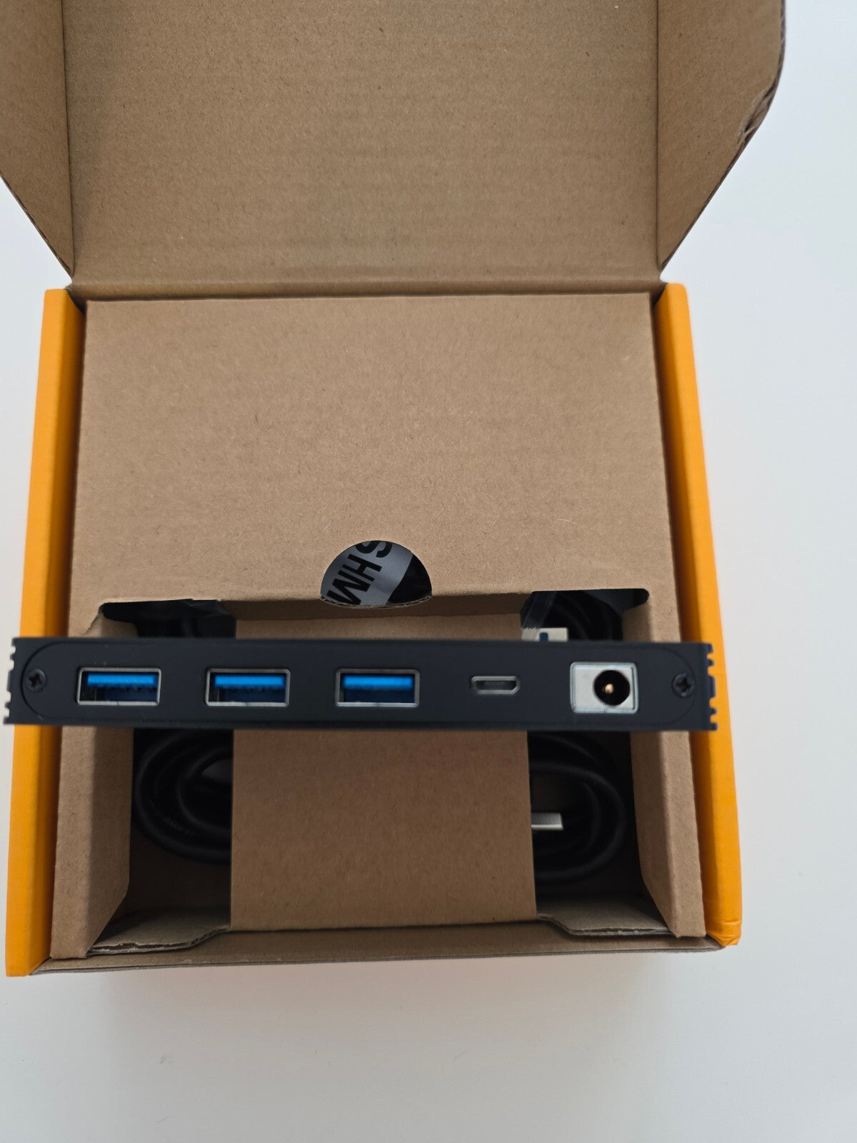 HDMI KVM Switch 8K@60Hz 4K@120Hz für 2 PCs, 1 Monitor, 3x USB 3.0