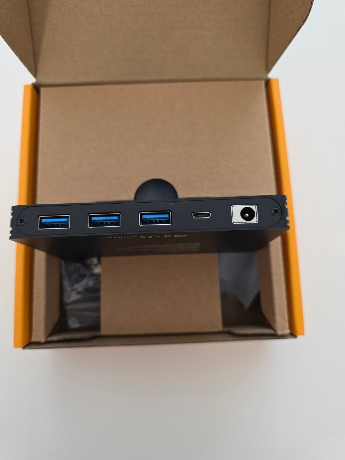 8K HDMI KVM Switch 2 PC 1 Monitor 4K@144Hz, USB 3.0, Kabelfernbedienung