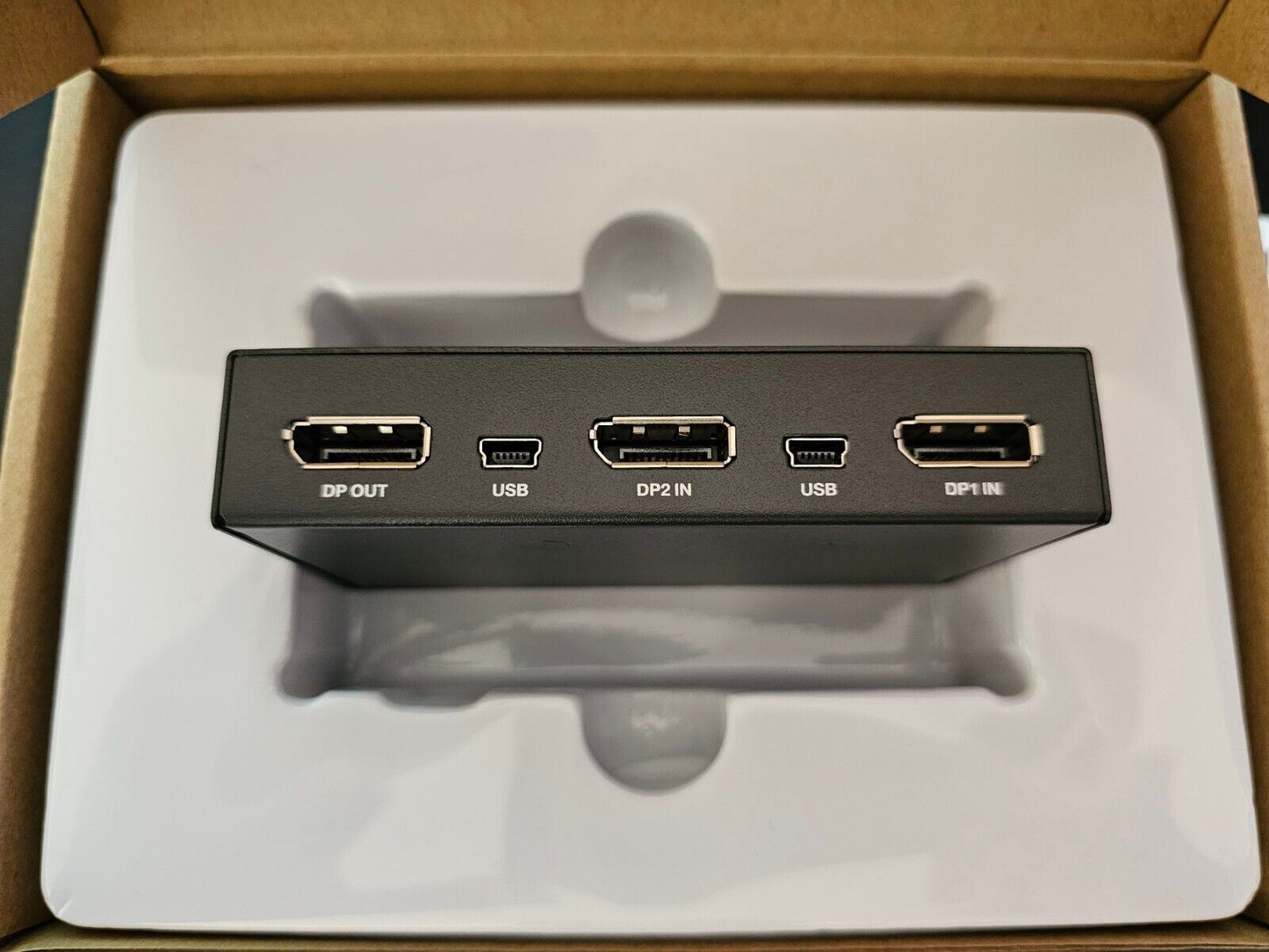 KVM Switch DisplayPort 2 Port,USB2.0,4K@60Hz,DP 1.2, DP KVM Switch 2 PC 1 Monito