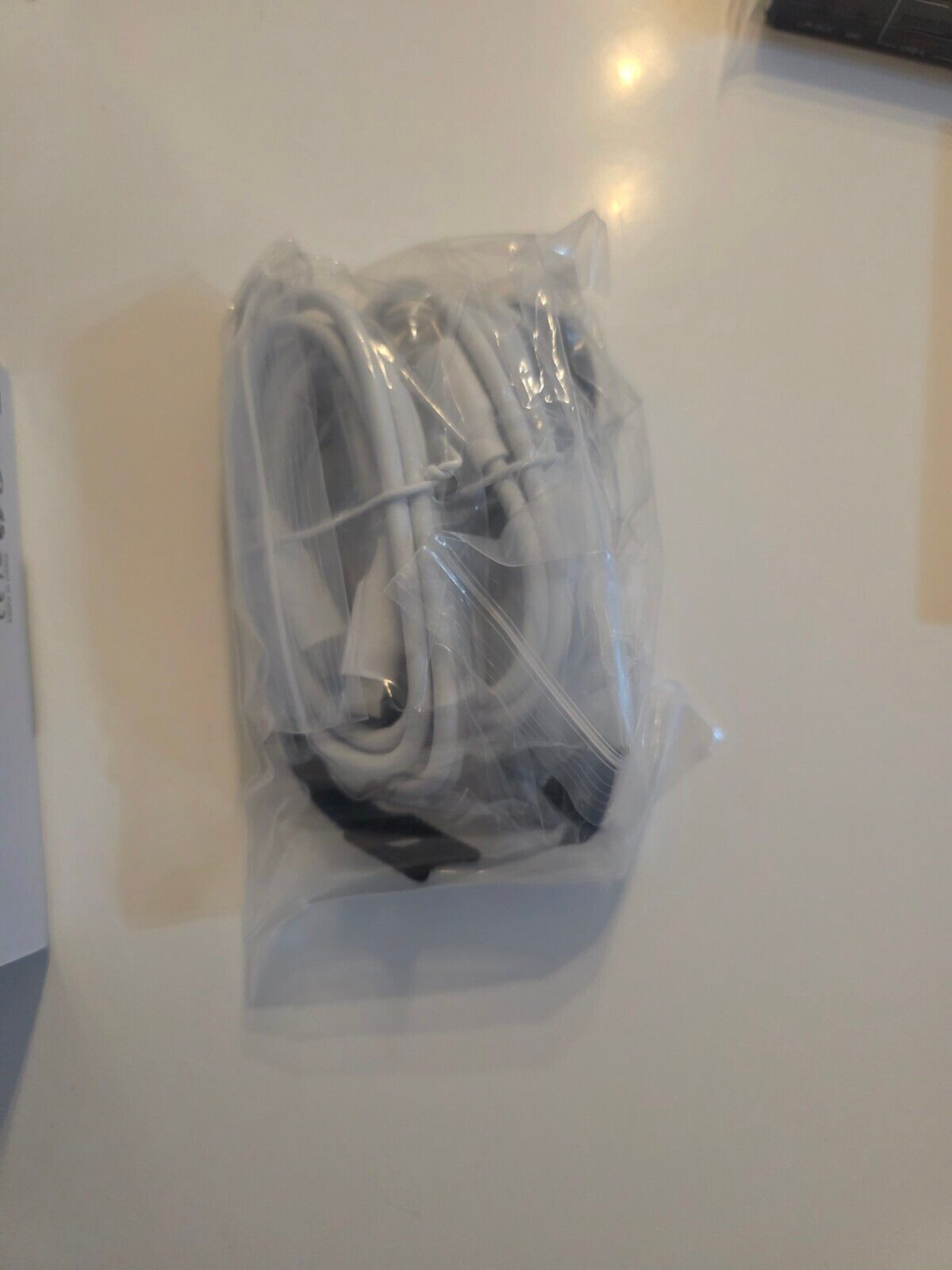 4K@120Hz USB-C KVM Switch HDMI 2.1 für 2 Laptops, PD100W, Fernbedienung