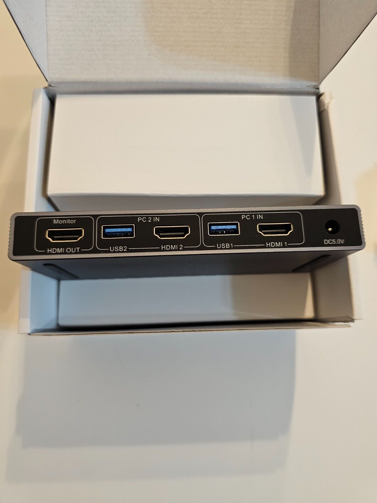 HDMI KVM Switch 1 Monitor 2 Computer, 4K@60Hz USB 3.0 KVM Umschalter mit 4 USB P
