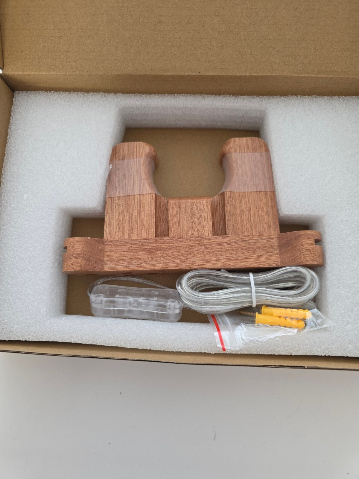 Gitarren Wandhalterung LED Engelsflügel Holz Acryl USB
